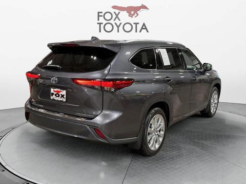 Magnetic Gray Metallic 2020 Toyota Highlander Limited