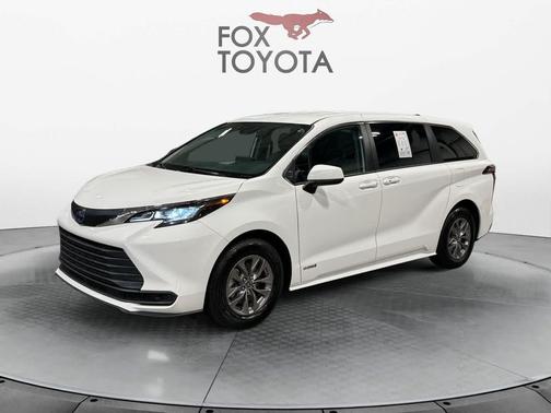 2021 Toyota Sienna LE