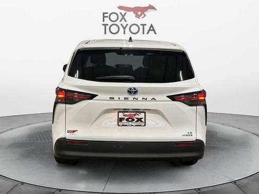 2021 Toyota Sienna LE