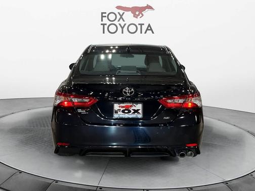 Midnight Black Metallic 2019 Toyota Camry SE