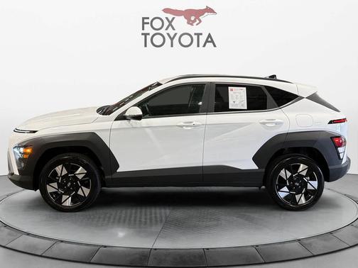Atlas White 2025 Hyundai KONA SEL