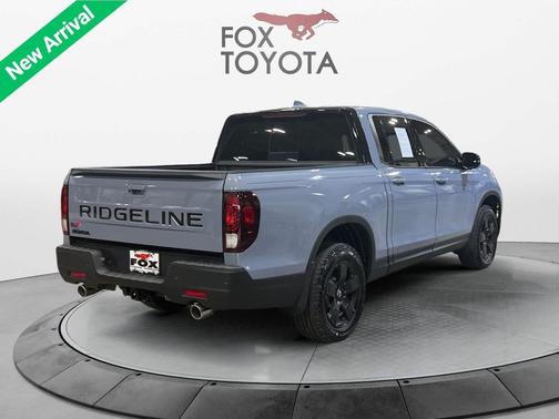 Sonic Gray Pearl 2026 Honda Ridgeline Black