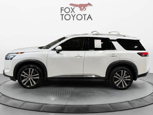 2025 Nissan Pathfinder Platinum 4WD