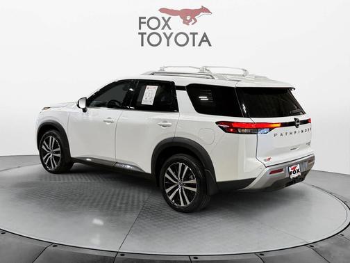 2025 Nissan Pathfinder Platinum 4WD