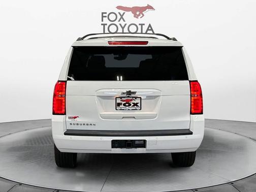 Summit White 2019 Chevrolet Suburban LT