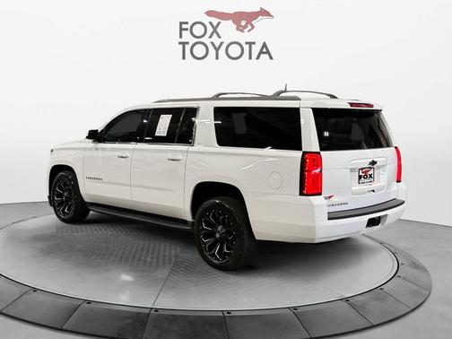 Summit White 2019 Chevrolet Suburban LT