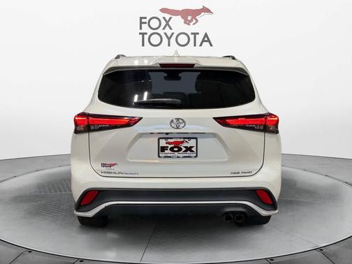 Blizzard Pearl 2021 Toyota Highlander XSE