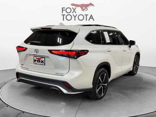 Blizzard Pearl 2021 Toyota Highlander XSE