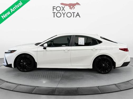 Ice Cap 2025 Toyota Camry SE