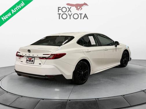 Ice Cap 2025 Toyota Camry SE
