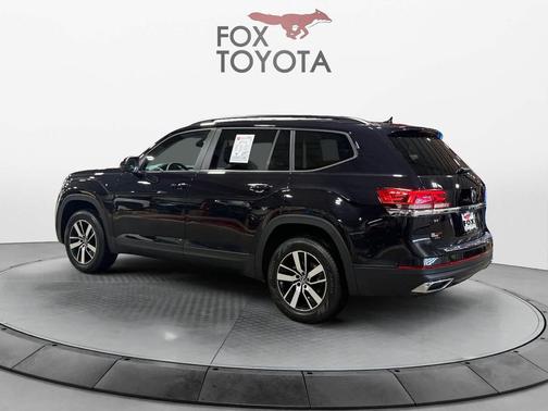 Deep Black Pearl 2021 Volkswagen Atlas 2.0T SE