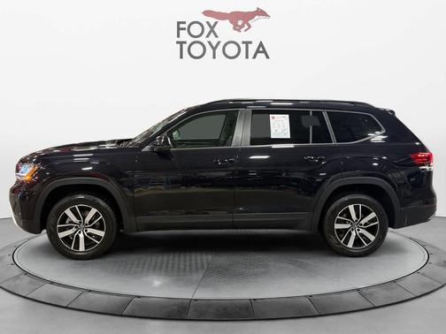 Deep Black Pearl 2021 Volkswagen Atlas 2.0T SE
