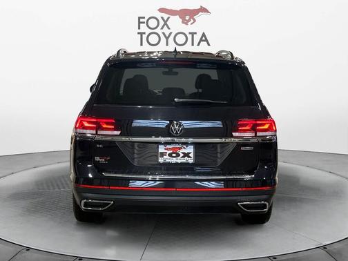 Deep Black Pearl 2021 Volkswagen Atlas 2.0T SE