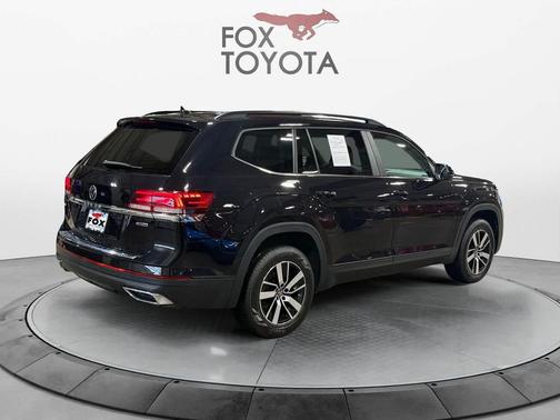 Deep Black Pearl 2021 Volkswagen Atlas 2.0T SE
