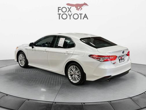 2020 Toyota Camry Hybrid XLE