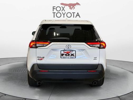 Ice Cap 2024 Toyota RAV4 LE