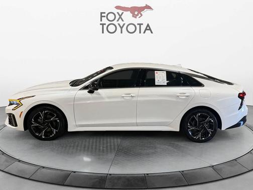 Snow White Pearl 2025 Kia K5 GT-Line