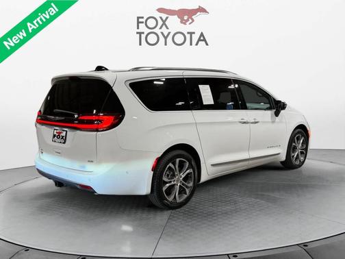 2025 Chrysler Pacifica L