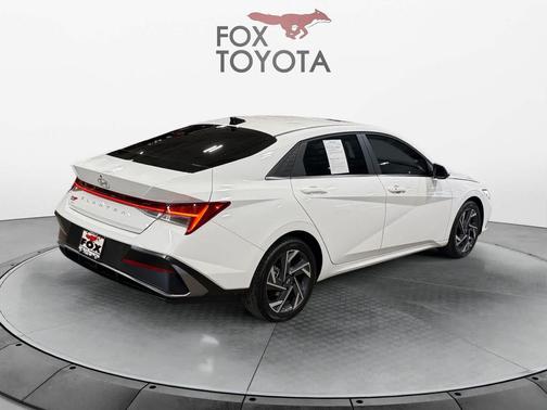 2025 Hyundai ELANTRA SEL