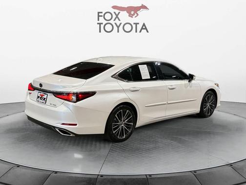 Eminent White Pearl 2022 Lexus ES 350 Base