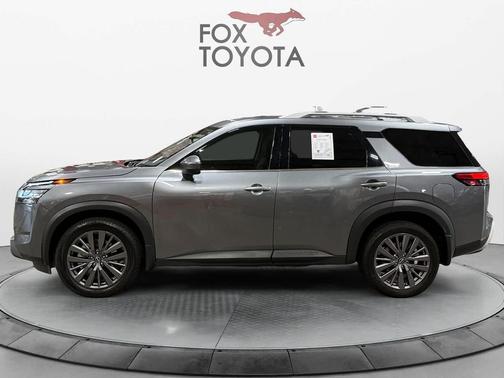 2023 Nissan Pathfinder SL FWD