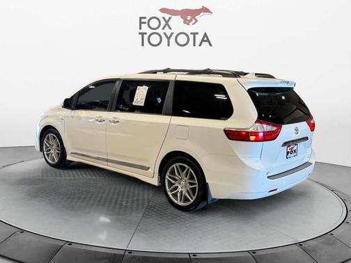 2019 Toyota Sienna Limited Premium
