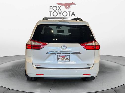2019 Toyota Sienna Limited Premium