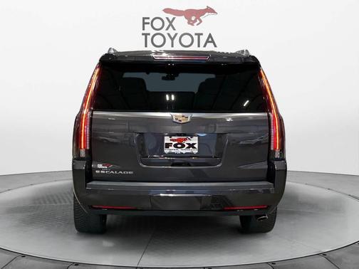 2017 Cadillac Escalade Luxury