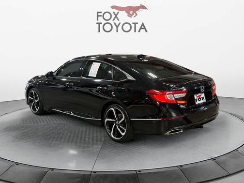 Crystal Black Pearl 2018 Honda Accord Touring