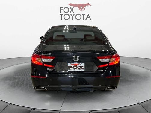 Crystal Black Pearl 2018 Honda Accord Touring