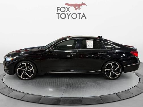 Crystal Black Pearl 2018 Honda Accord Touring