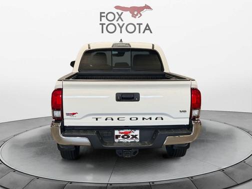 Super White 2018 Toyota Tacoma SR5