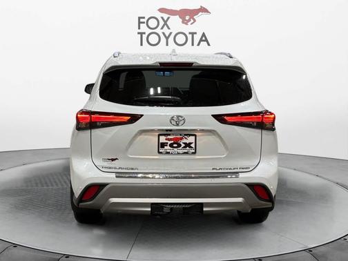 2025 Toyota Highlander Platinum