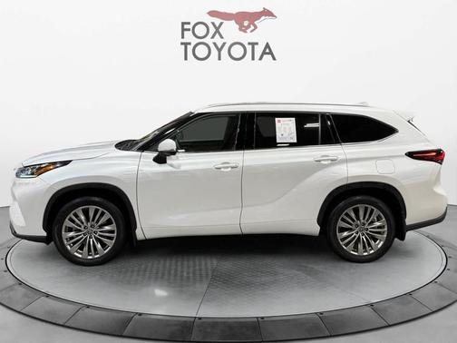 2025 Toyota Highlander Platinum