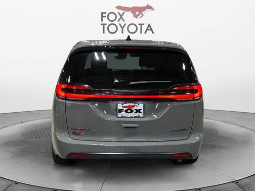 2023 Chrysler Pacifica Hybrid Limited