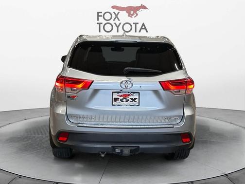 Celestial Silver Metallic 2019 Toyota Highlander XLE