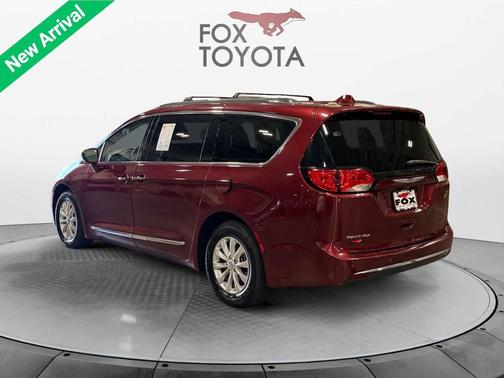 Velvet Red Pearlcoat 2018 Chrysler Pacifica Touring-L