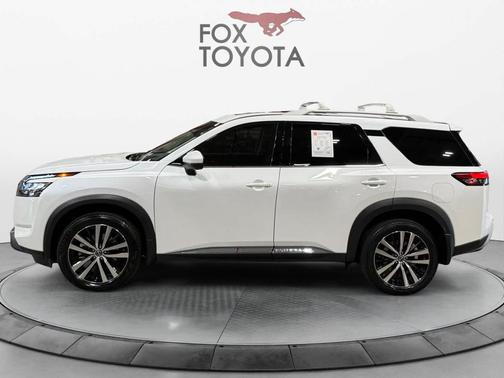 2025 Nissan Pathfinder Platinum 4WD