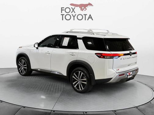 2025 Nissan Pathfinder Platinum 4WD