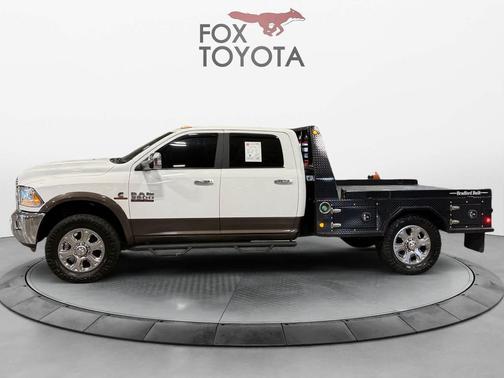 Bright White Clearcoat 2017 RAM 3500 Laramie Crew Cab 4x4 8' Box