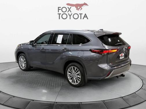 2024 Toyota Highlander Platinum