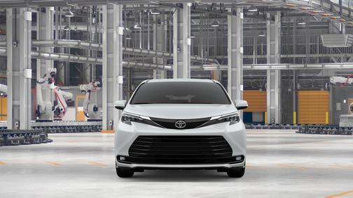 Wind Chill Pearl 2026 Toyota Sienna XLE