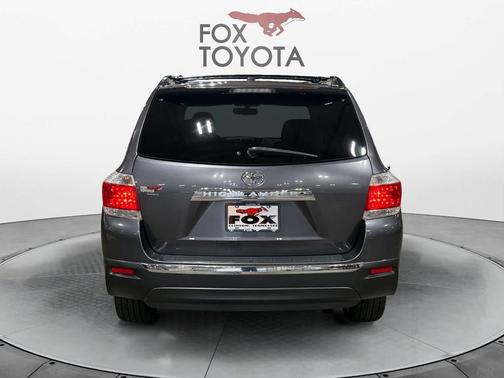 Magnetic Gray Metallic 2012 Toyota Highlander Limited