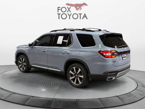 Sonic Gray Pearl 2024 Honda Pilot Touring 8-Passenger