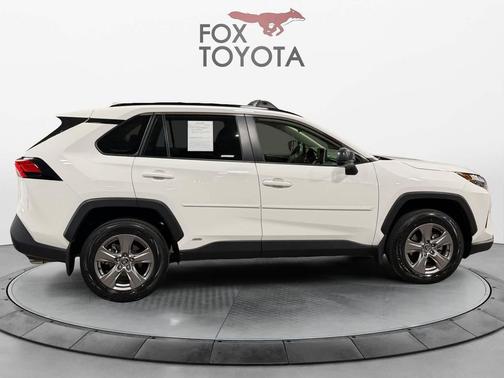 Ice Cap 2024 Toyota RAV4 Hybrid LE