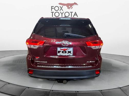 Ooh La La Rouge Mica 2018 Toyota Highlander XLE