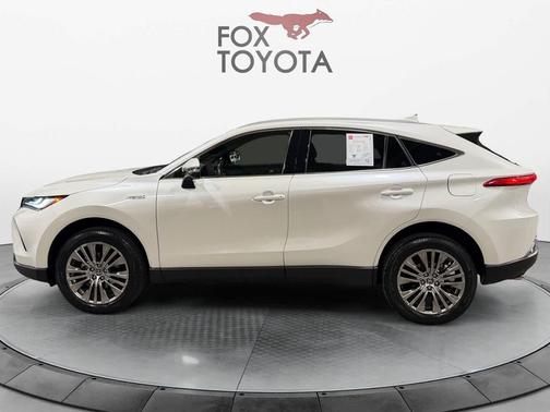 Blizzard Pearl 2021 Toyota Venza XLE