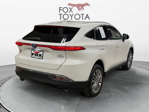 Blizzard Pearl 2021 Toyota Venza XLE