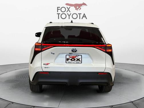 Wind Chill Pearl 2026 Toyota bZ XLE Plus