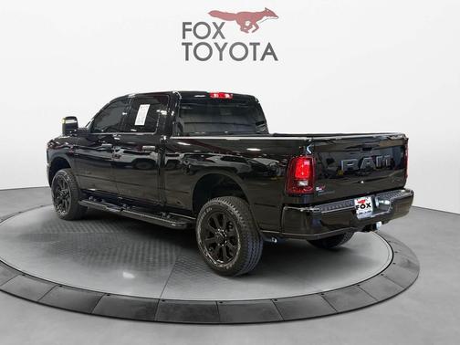 Diamond Black Crystal Pearlcoat 2026 RAM 2500 Big Horn Crew Cab 4x4 6'4' Box